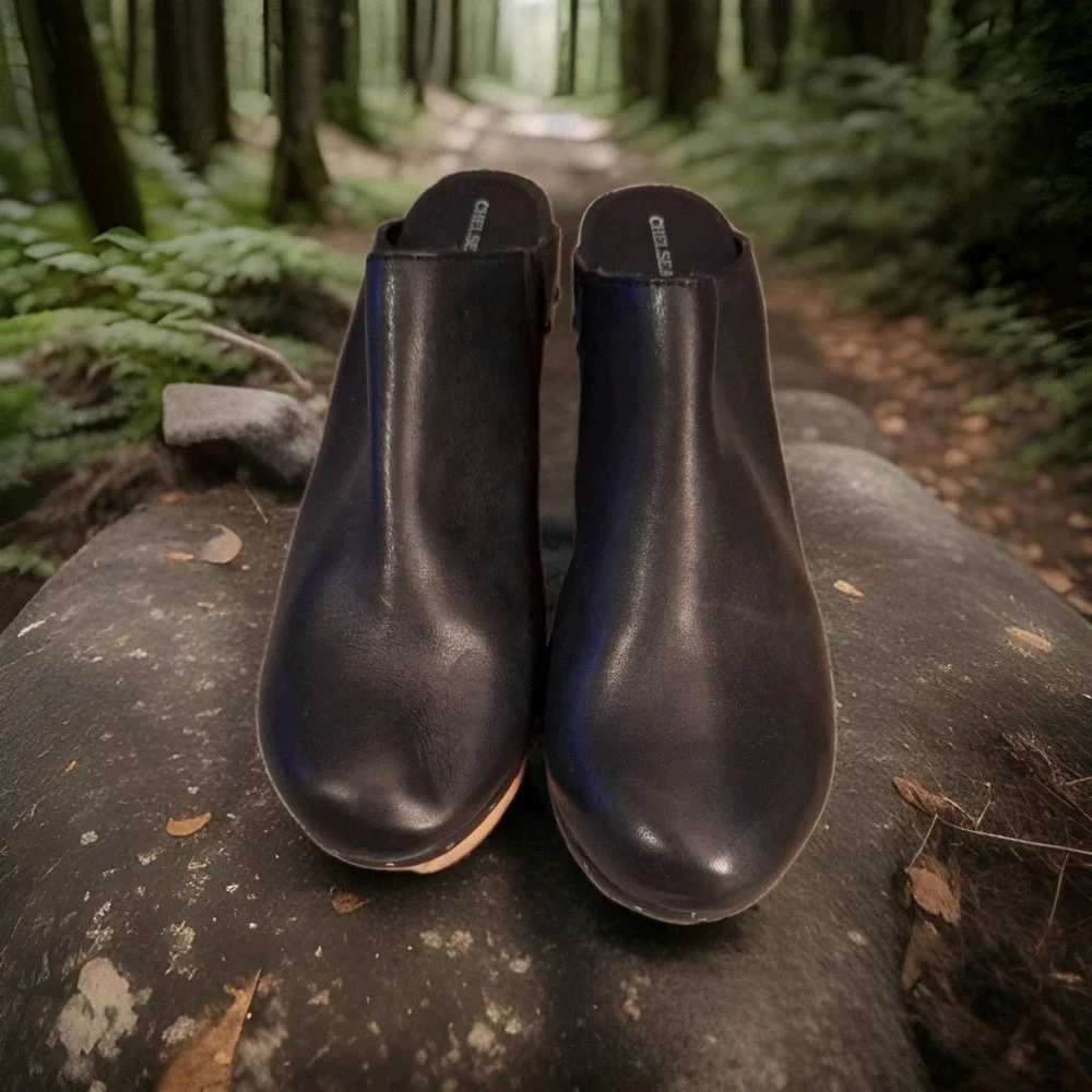 CHELSEA & VIOLET‎ (7) Black Wooden Clog Platform Leather Upper